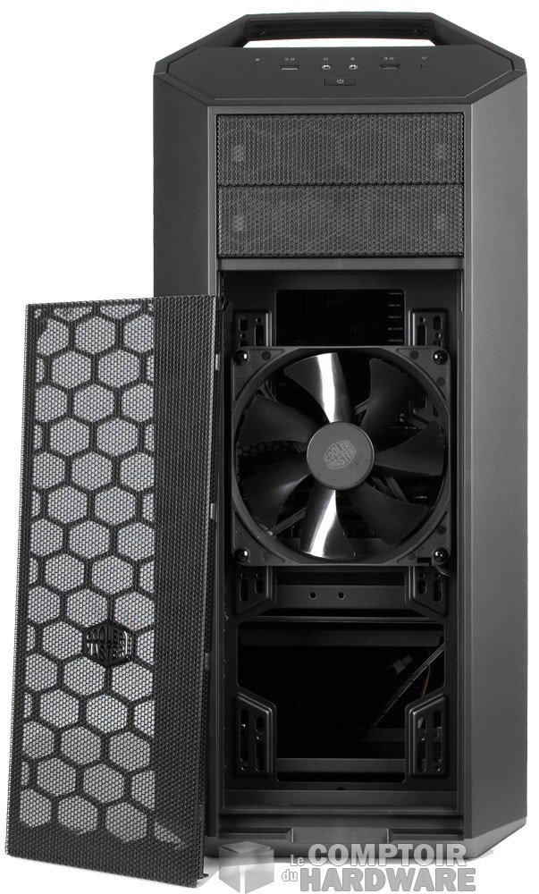 L'emplacement avant garnit d'un unique 140