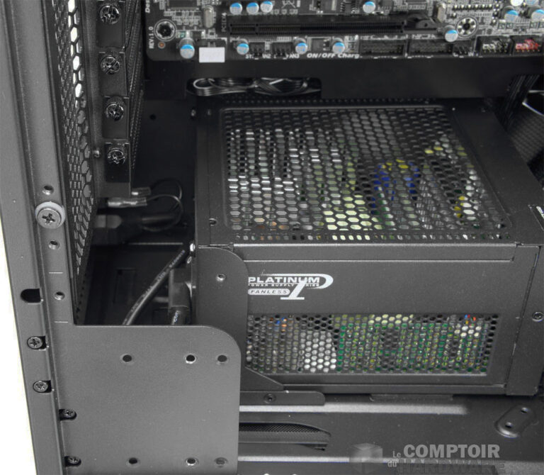 Le bloc Seasonic en place