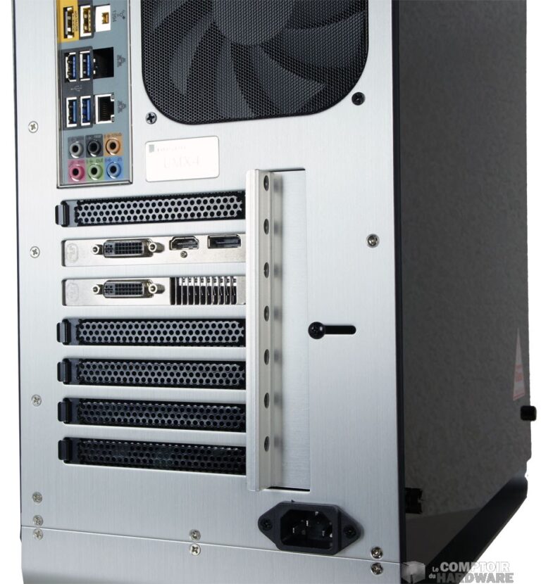 Connecteur d'alim et slots d'extension