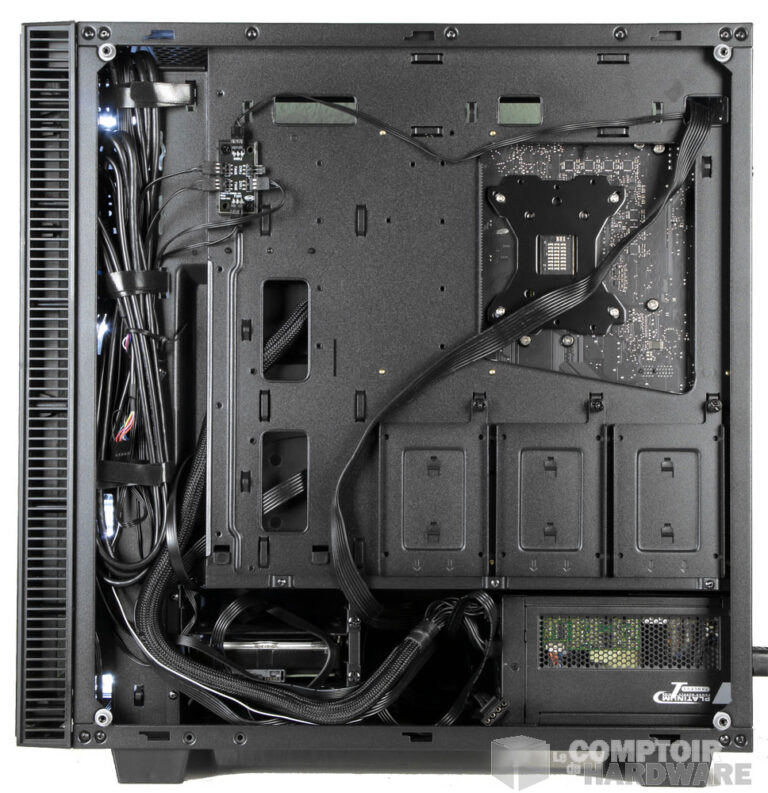 L'arrière du plateau de l'AI Crystal