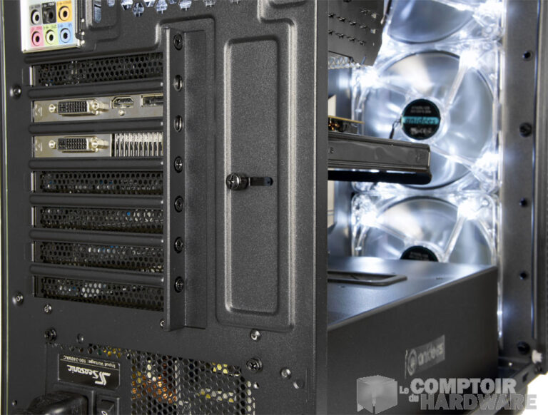 Fixation sur les ports d'extension de l'AI Crystal