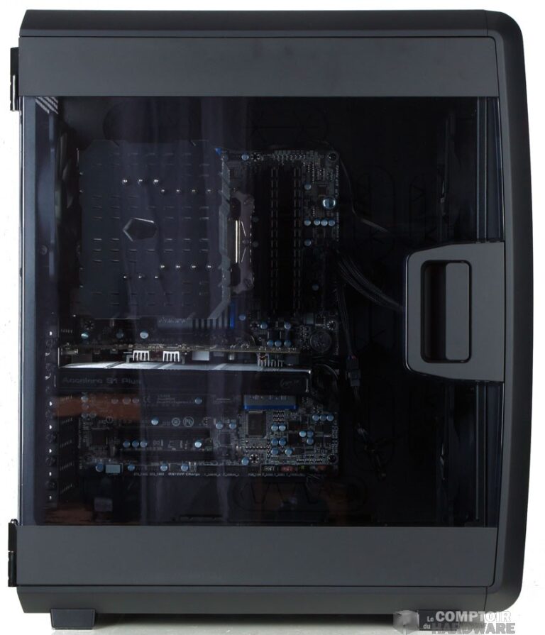 La porte vitrée du Air 740