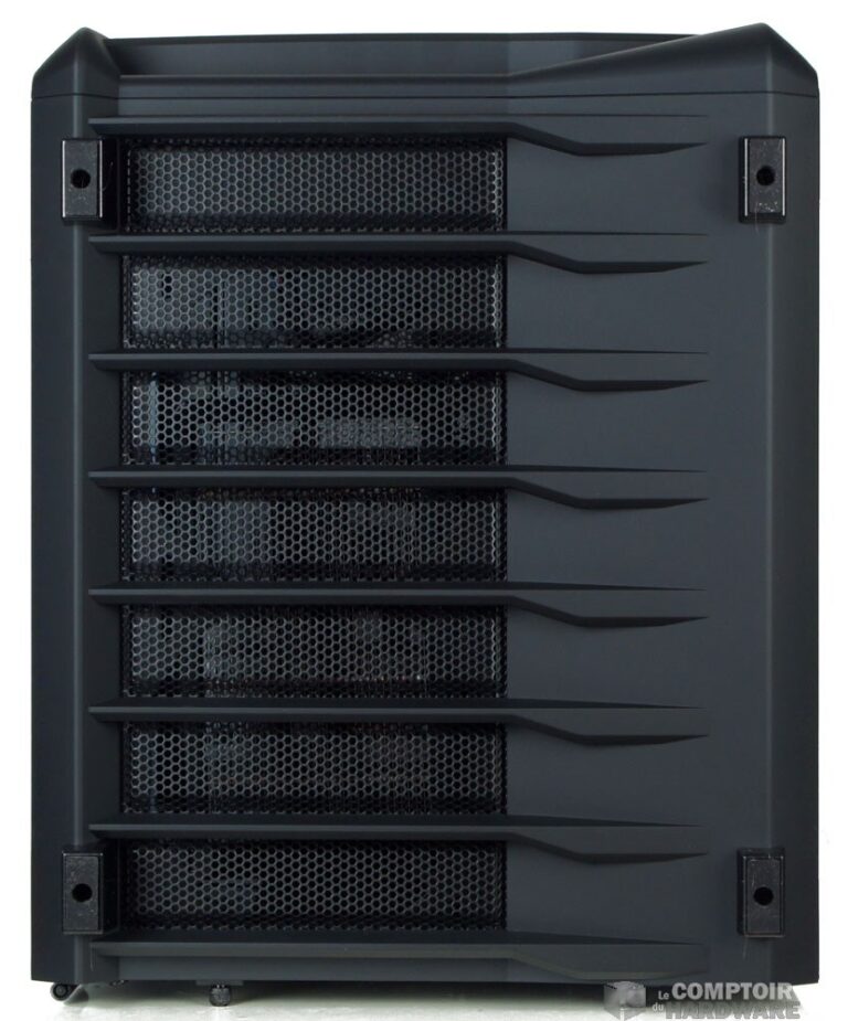 Le dessous avec les pieds