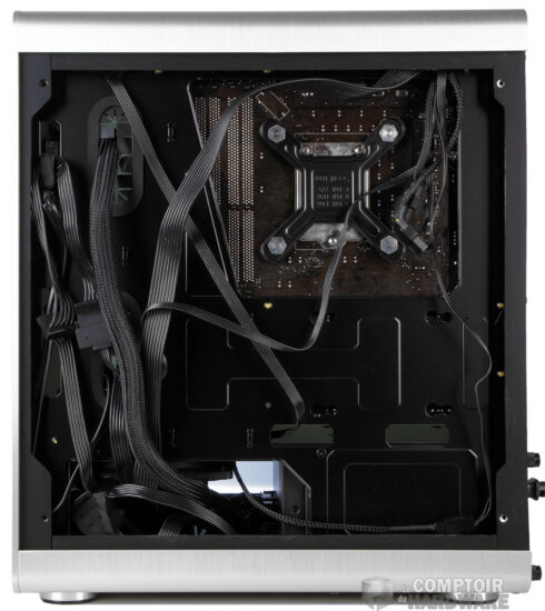 L'arrière du plateau. On fait comme on peut hein !