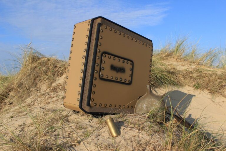 Le panneau latéral gauche