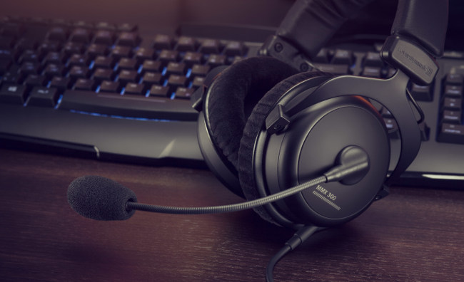 beyerdynamic mmx300 commercial