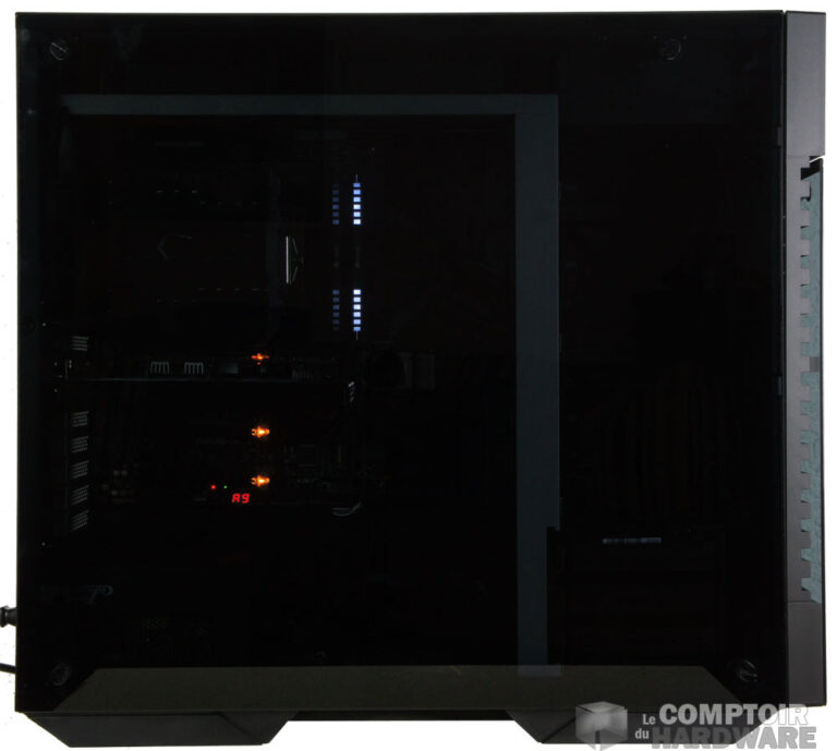 Le panneau en verre trempé