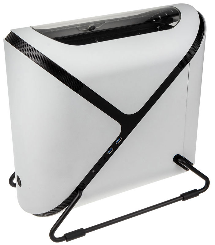 le portal fenétré de son côté droit