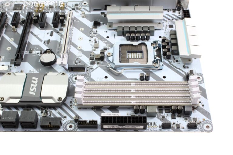 Les slots RAM et le debug LED