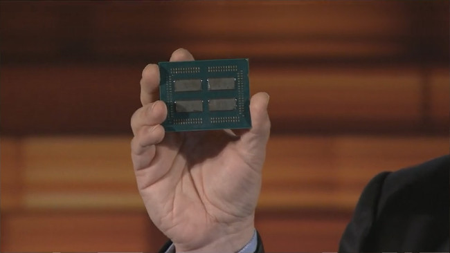 Elle en cache de plus petites !