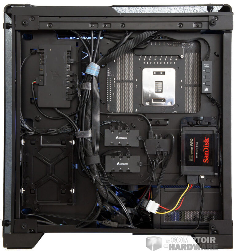 Commander Pro et Lighting Node Pro dans le Crystal 570X