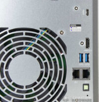 USB Type-C, HDMI 2.0 et deux USB 3.0 sur l'AS6404T