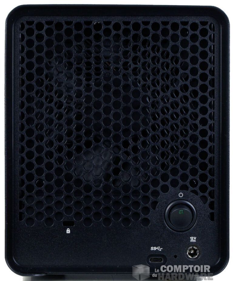 L'arrière du même Drobo