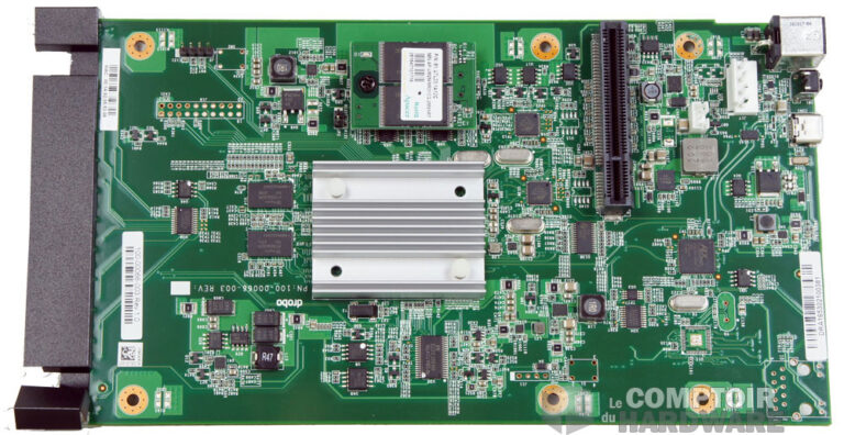 Le PCB modifié du Drobo 5C
