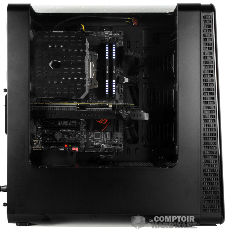 Le panneau Gull-Wing du View 28 RGB