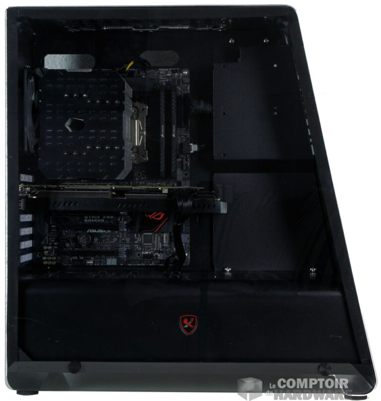 L'un des panneaux vitrés de l'Empire Silver