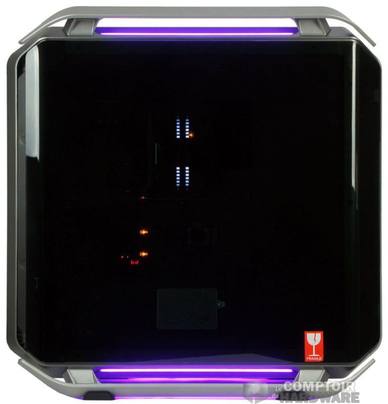 Le panneau en verre toujours entier !