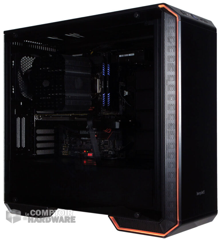 La grosse vitrine du Dark Base 700