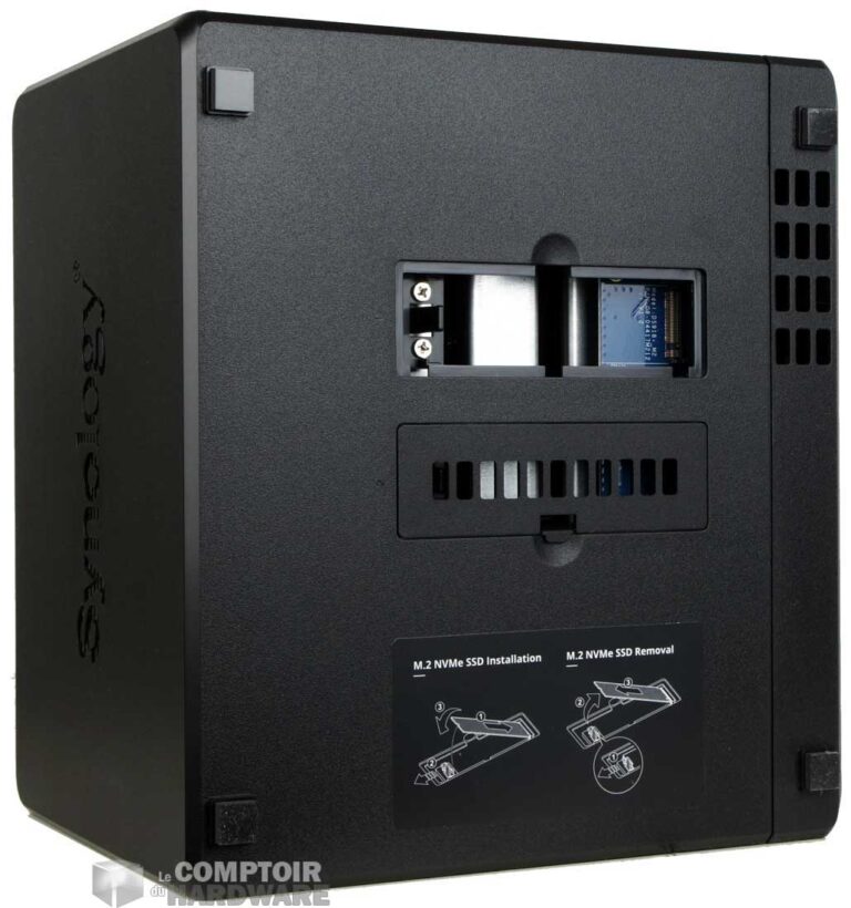 Les slots M2 placés sous le boîtier