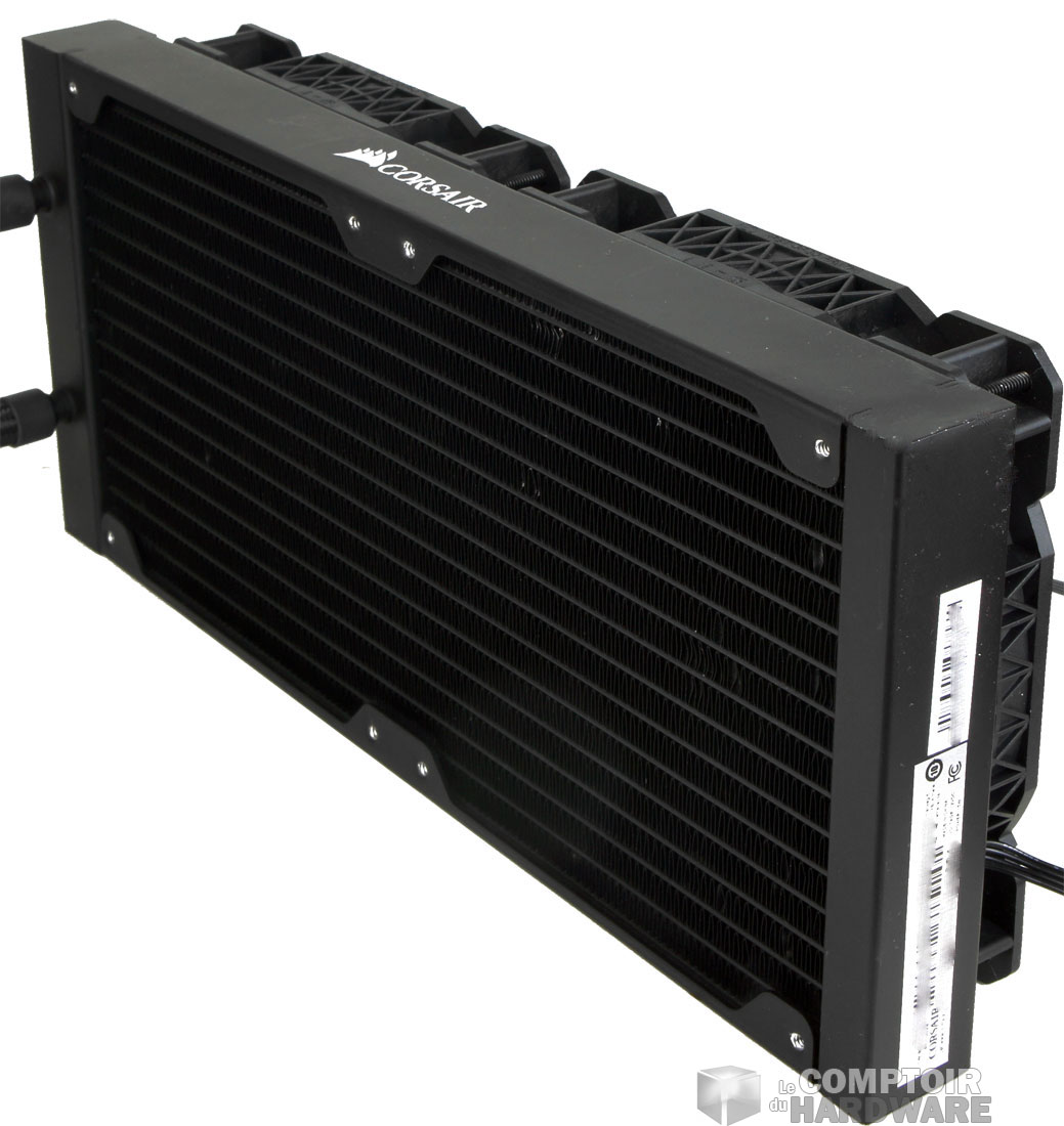 Le gros radiateur plein d'ailettes