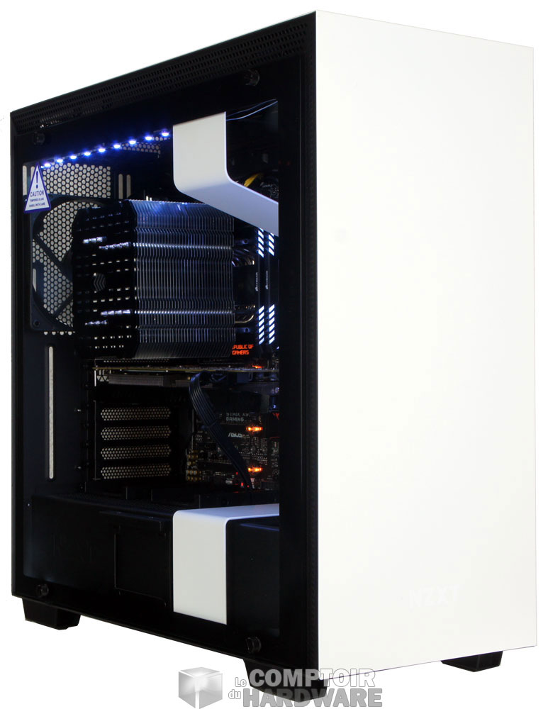 Le H700i de face ou presque