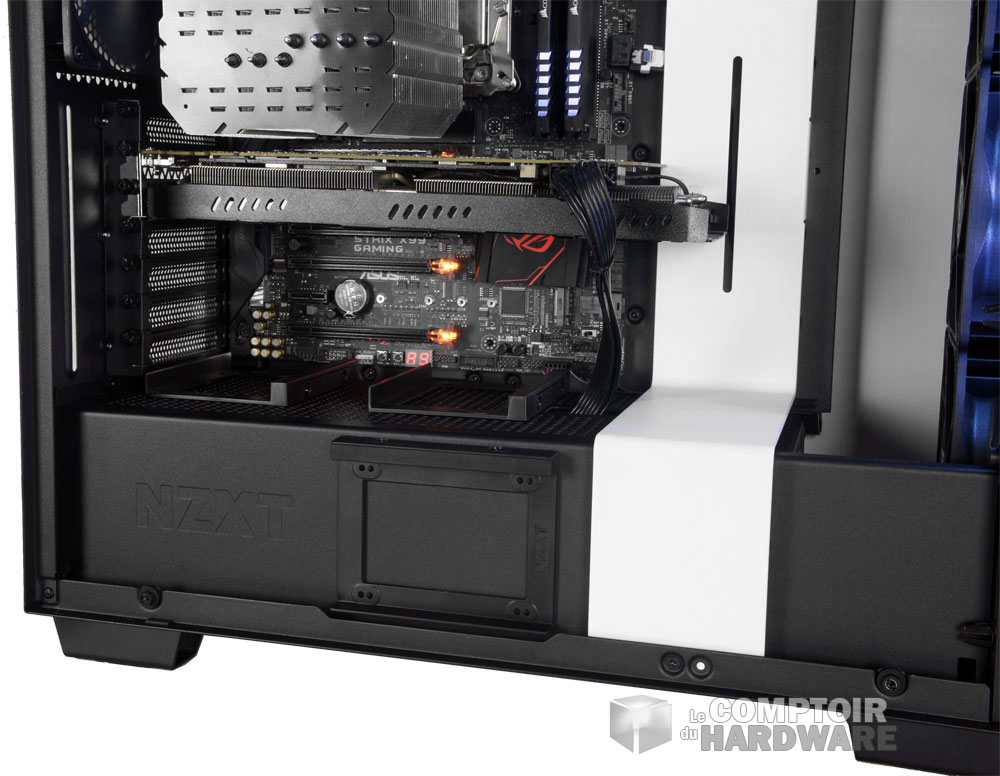 Les trois supports SSD sur le compartiment du H700i