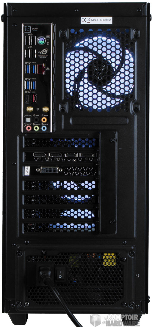 L'arrière, classique pour un châssis ATX