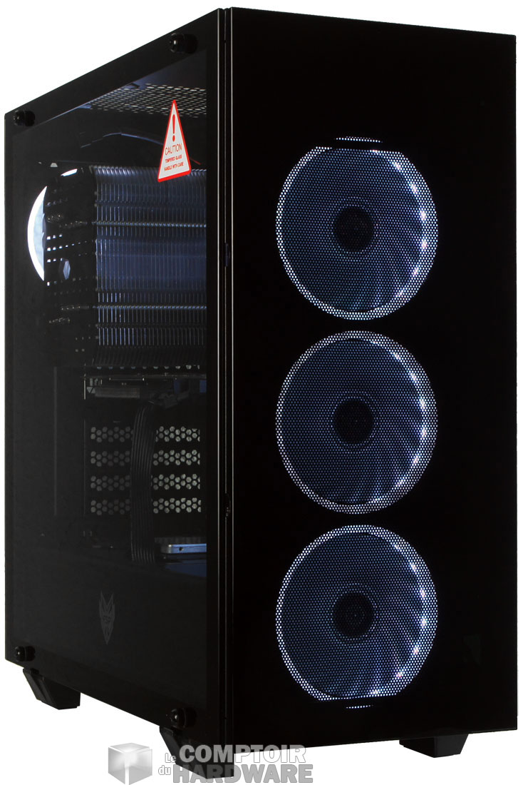 L'avant du CMT510 et ses trois ventilateurs lumineux