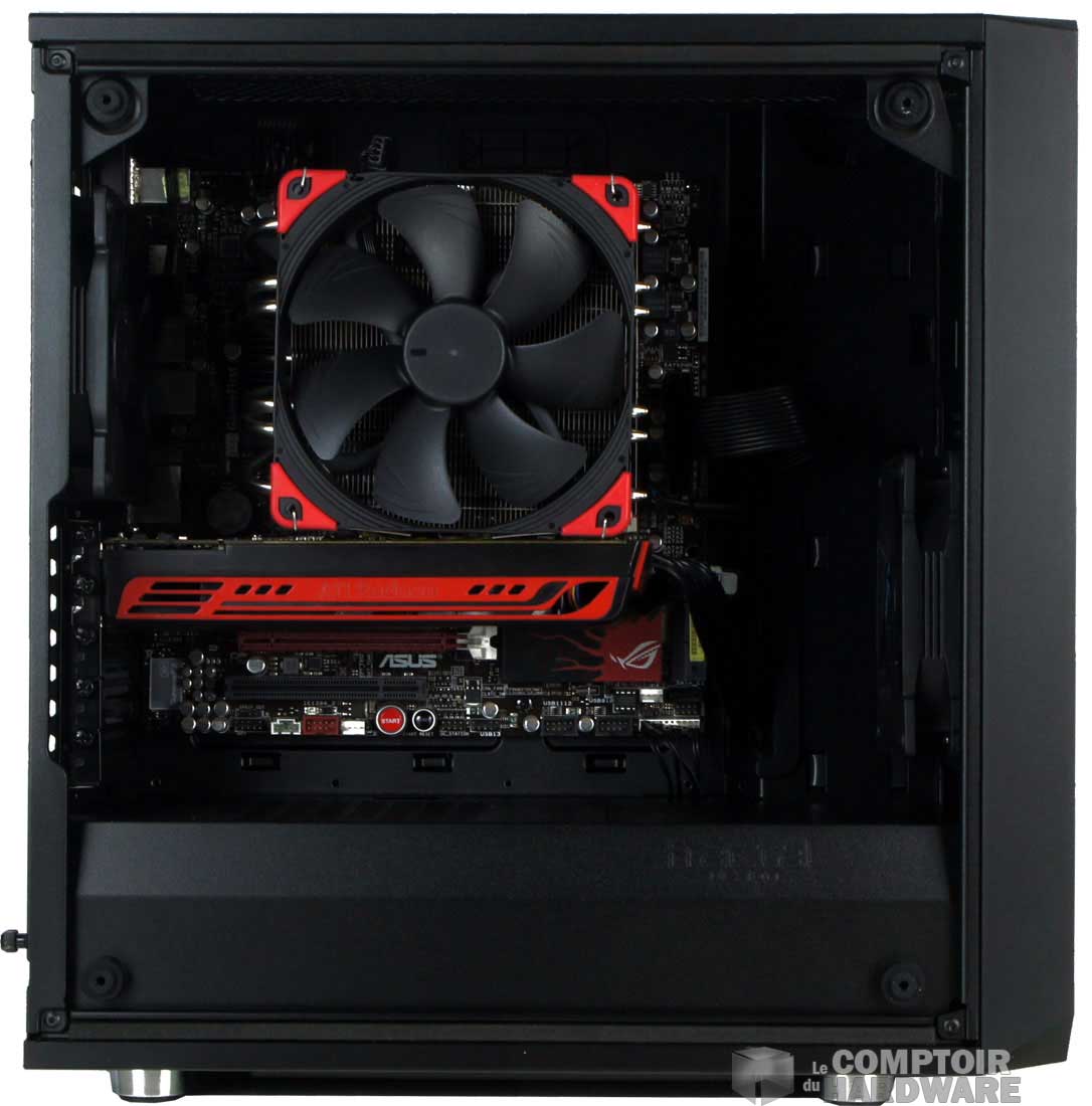 L'intérieur du Meshify C Mini avec notre Noctua customisé