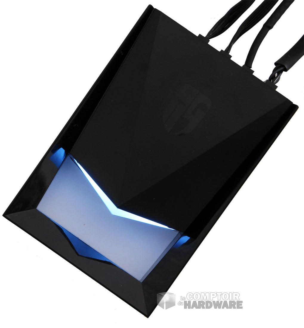 Le boîtier d'alimentation et de contrôle des MF 120