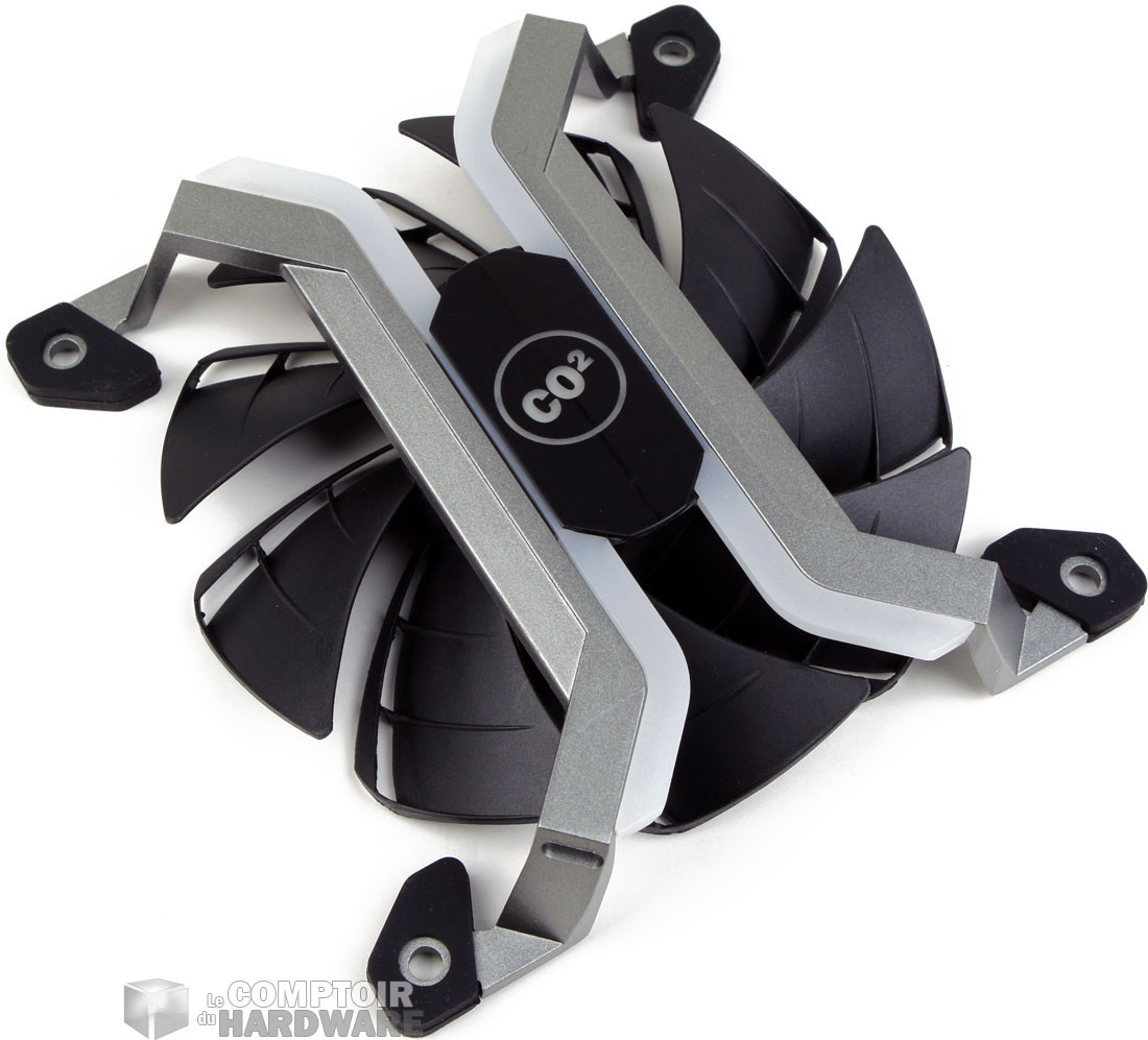 Le cadre en alu et le superbe logo CO²