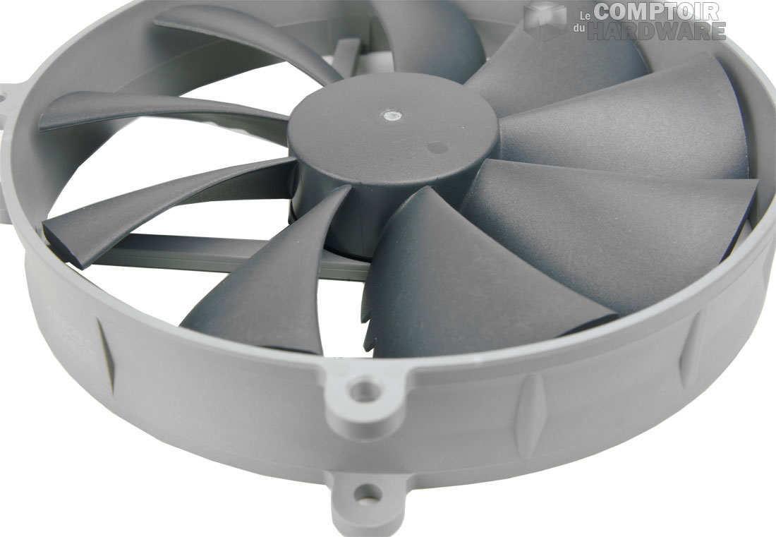 Les pales du NF-P14r