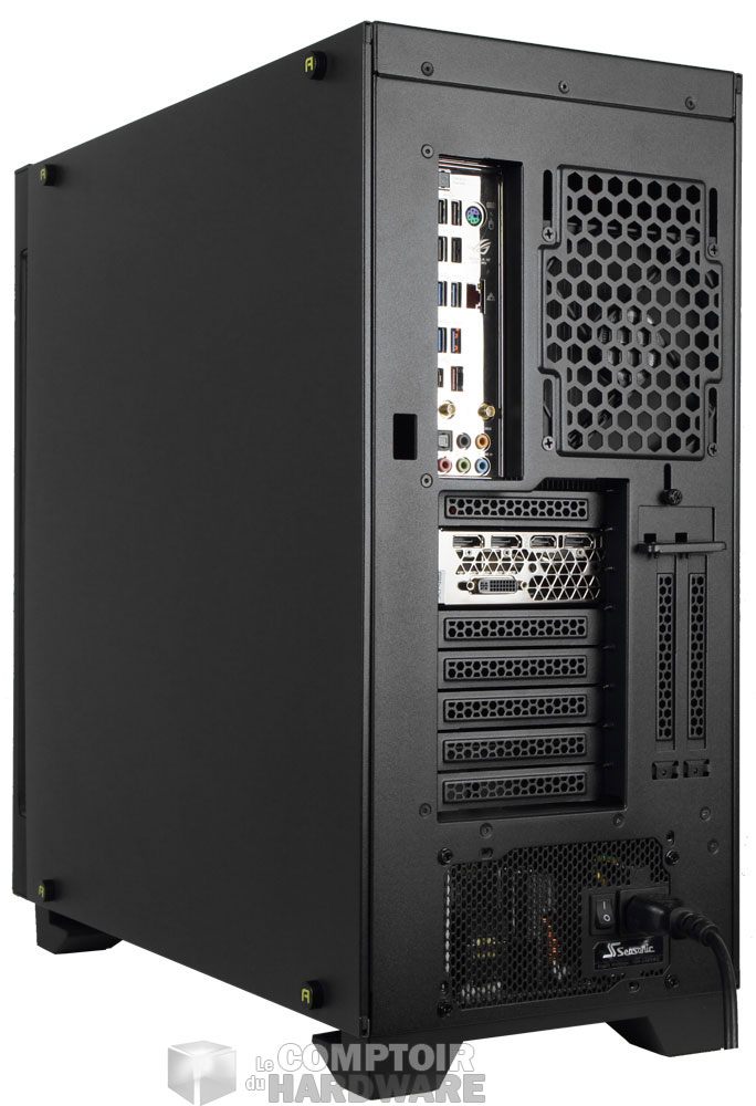 L'arrière du boîtier, classique.