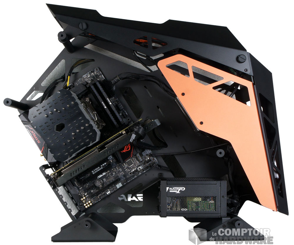 Le côté de la carte mère sans la vitre