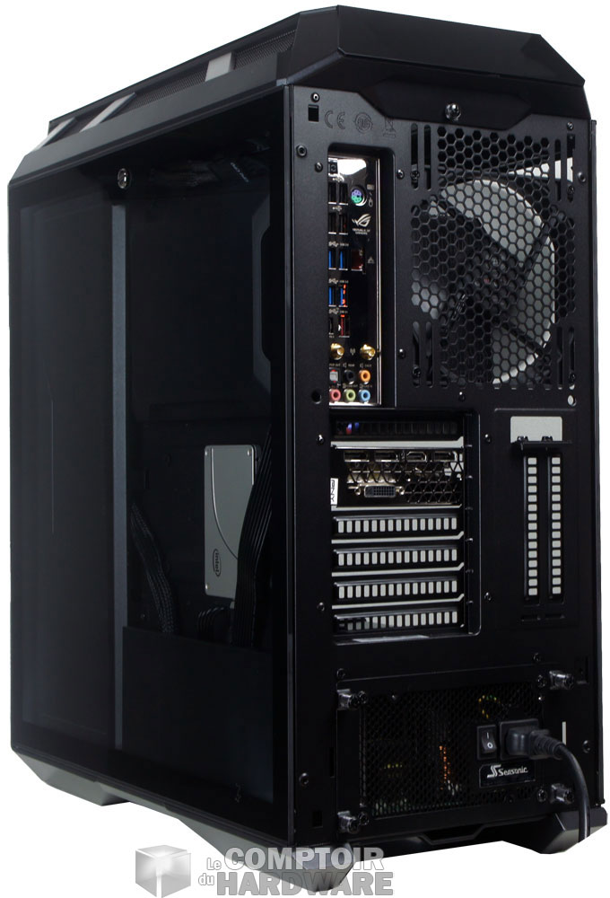 La désormais célèbre vue arrière. Ici, toujours le H500M