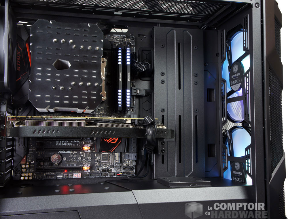 Le nouvel habillage interne qui sert de support SSD/Water