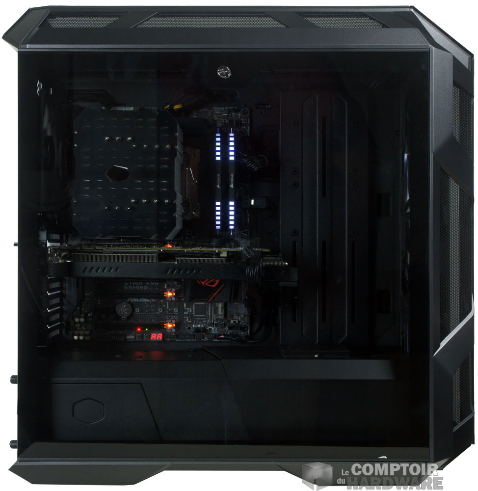 Très largement ouvert, le H500M ne cache rien