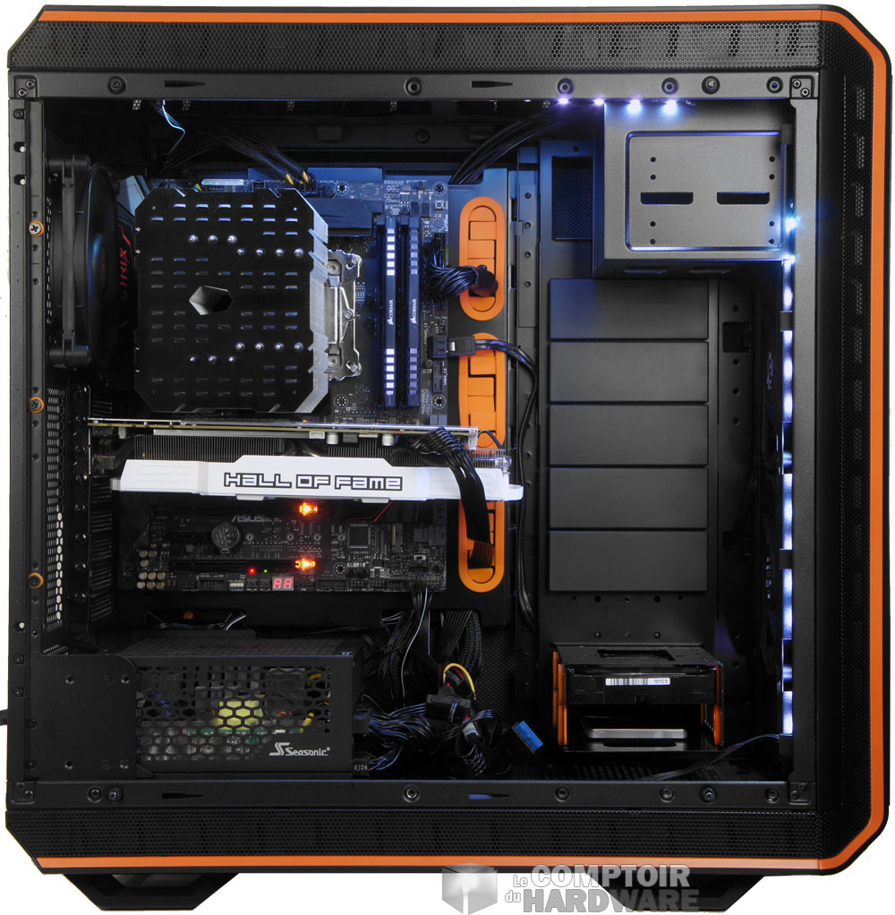 Le Dark Base Pro 900 v2 sans le cache du compartiment. C'est moins sexy...