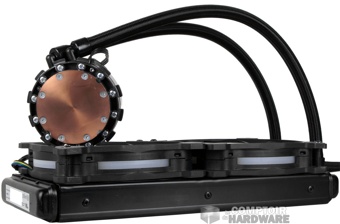 L'épaisseur de l'ensemble et la cold plate du kit