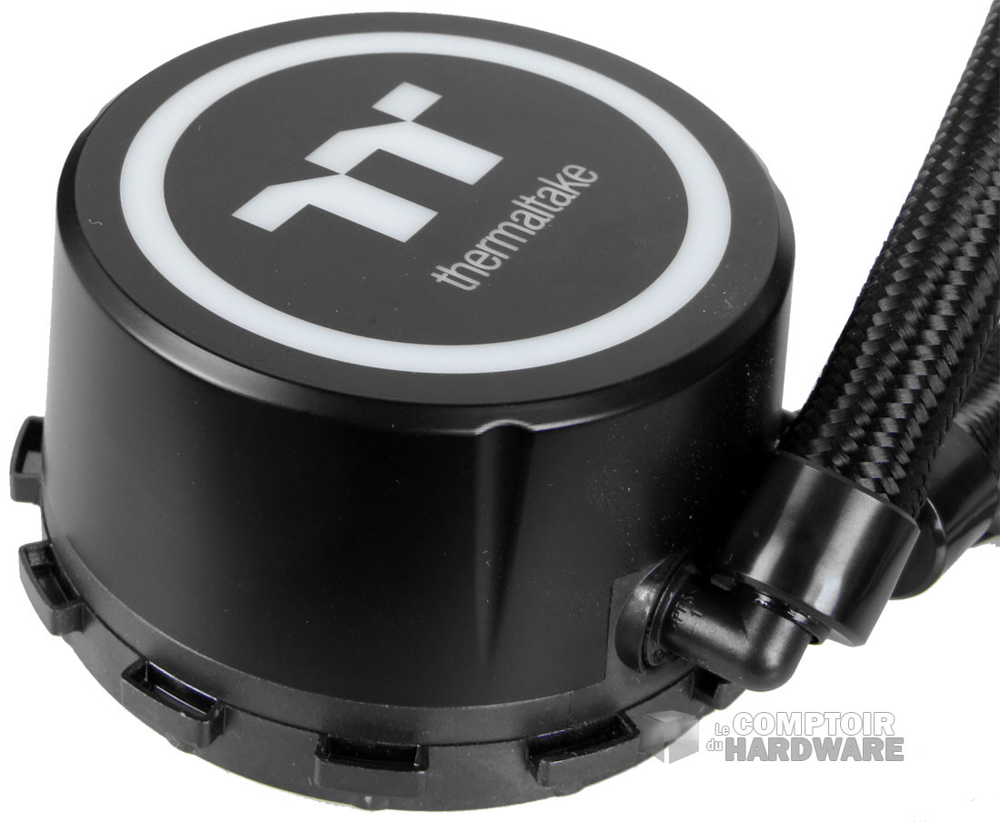 Le bloc pompe/waterblock du Floe Riing RGB 240 TT Premium Edition