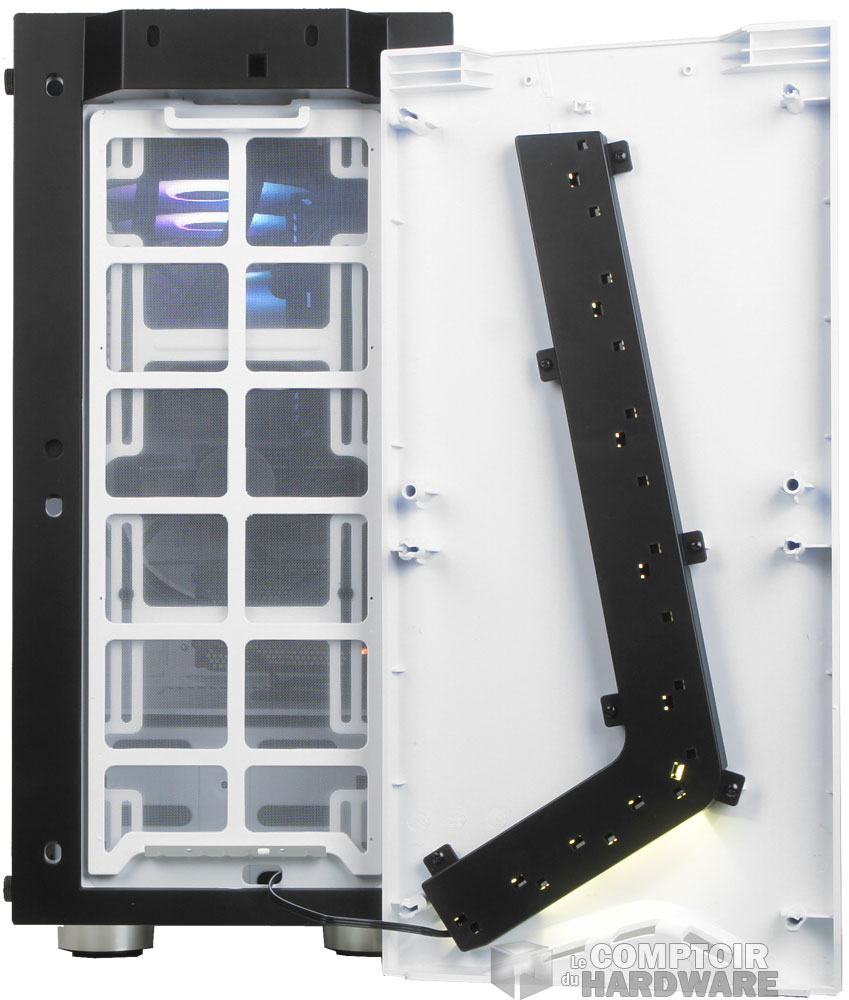 Une fois la façade démontée, vue sur filtre et le SP120