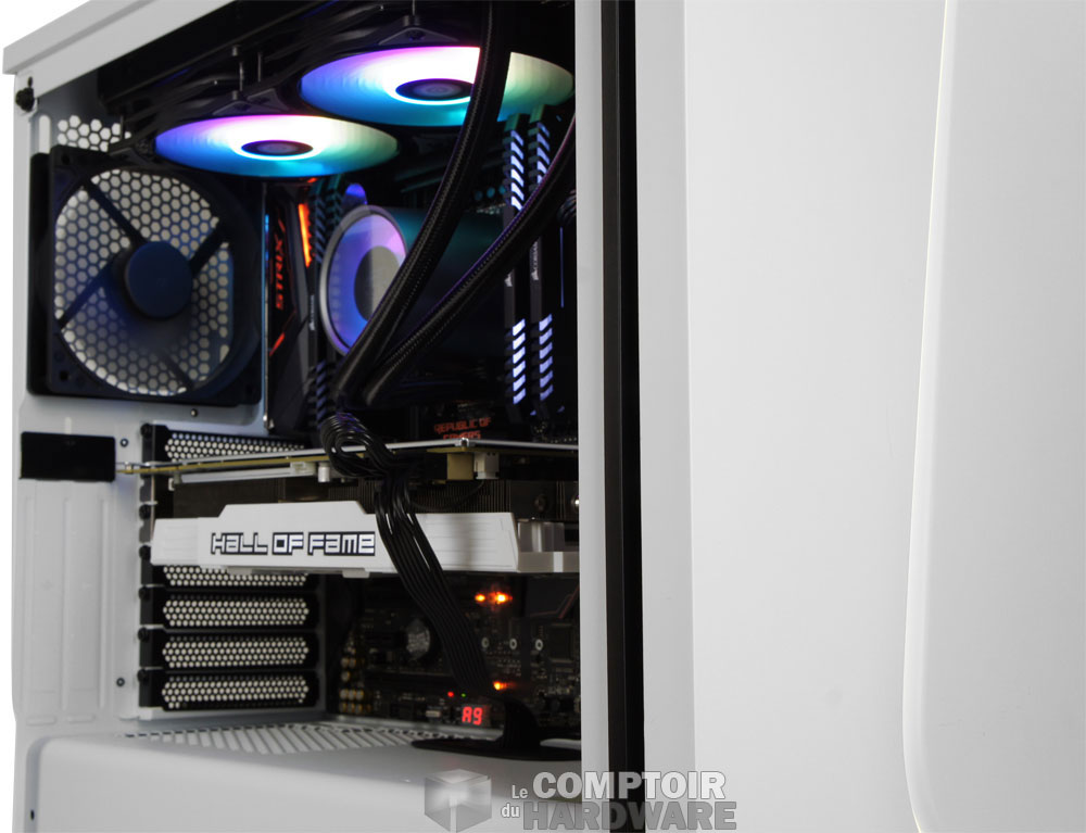 Une petite vue intérieur avec le ventilateur d'extraction