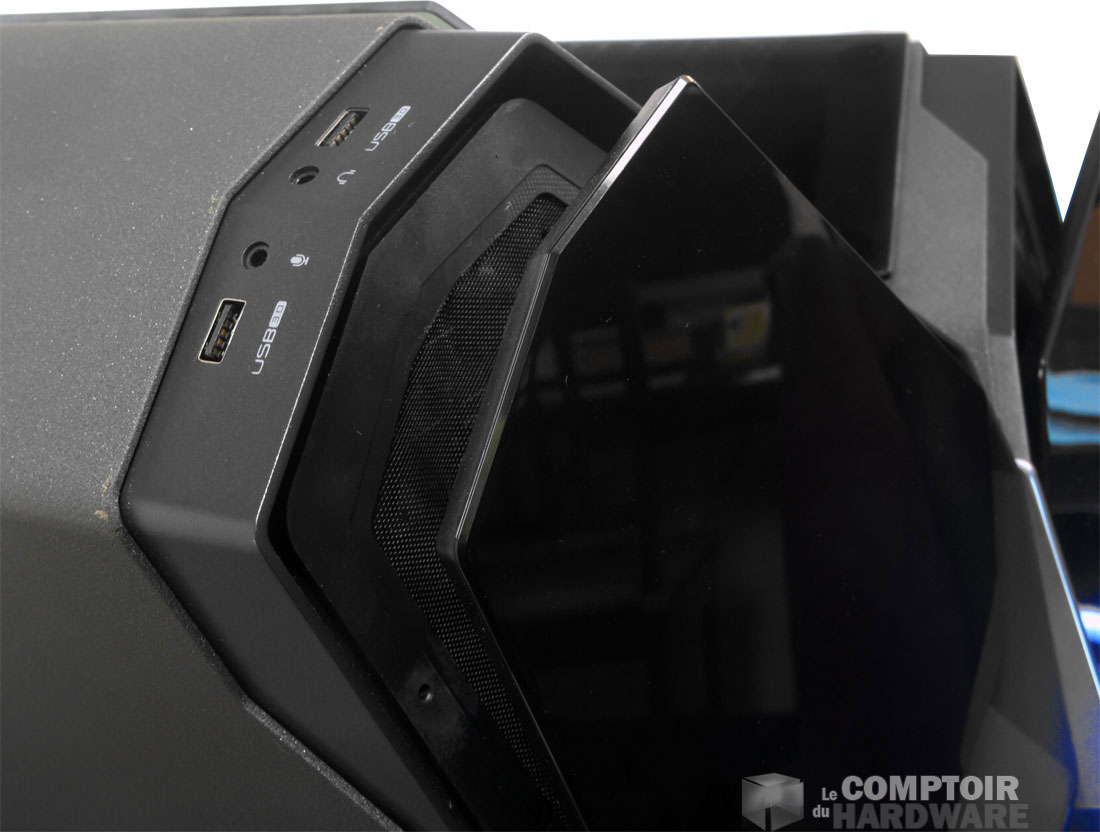 Le front panel, réduit au plus simple