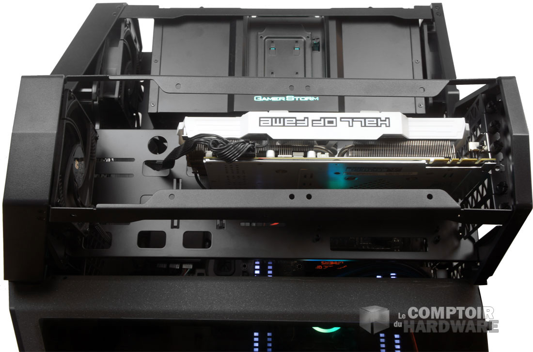 La carte graphique dans son logement dédié