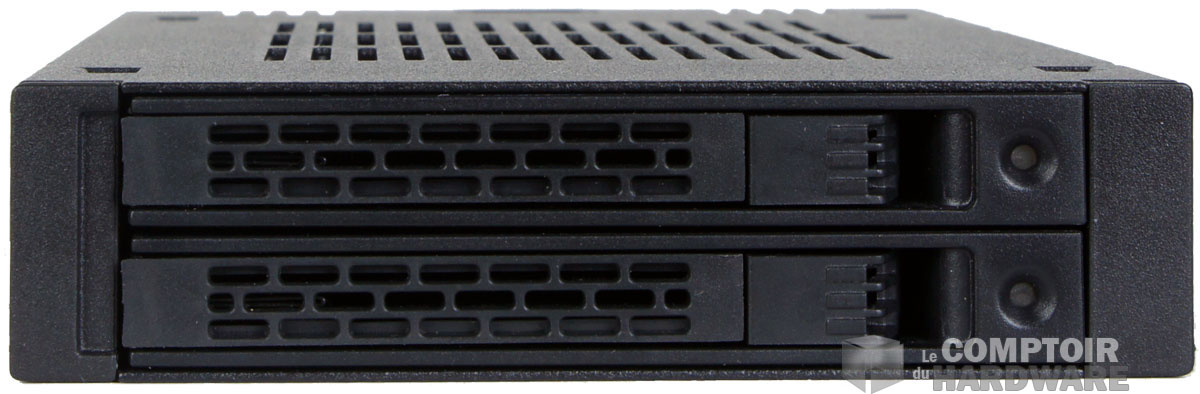 La façade du MB742SP-B