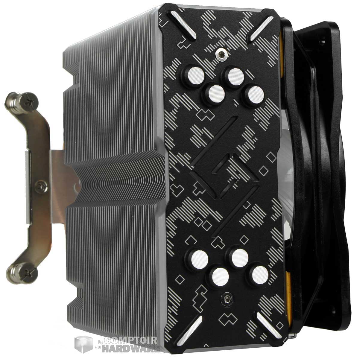 La plaque de protection sur le dessus du ventirad