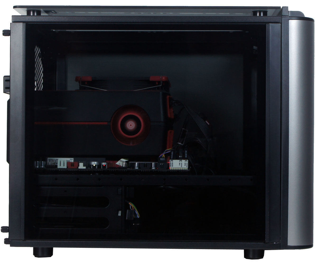 Le côté gauche du boîtier