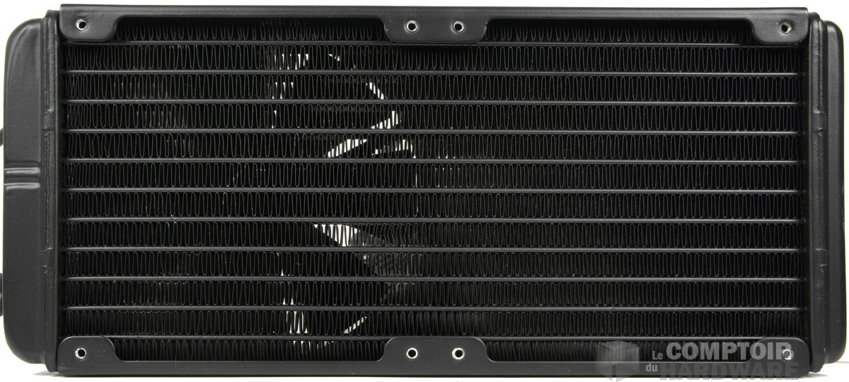 Le radiateur 11 canaux et 20 FPI