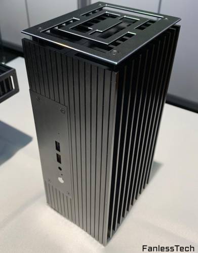 akasa turing nuc intel