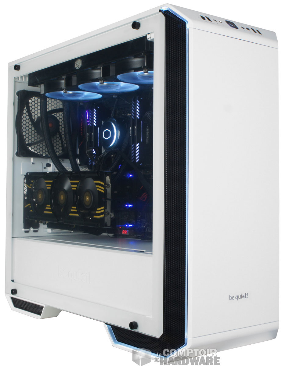 Le Dark Base 700 dans une robe d'un blanc pur.